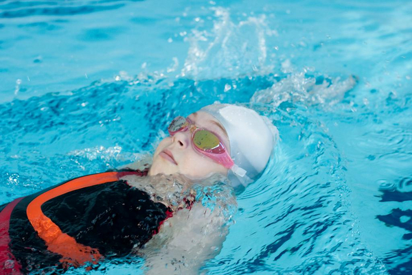 Rygcrawl i svømning i idræt - Undervisning